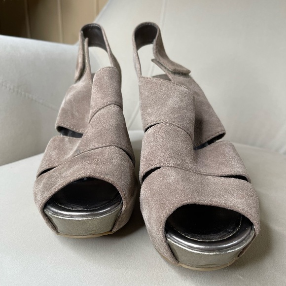 Kenneth Cole Reaction Shoes Leather sandals peep toe wedge Metallic Taupe Tan 9M - Picture 4 of 4